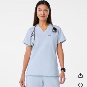 FIGS Catarina One-Pocket Scrub top and Kade Cargo Scrub pant